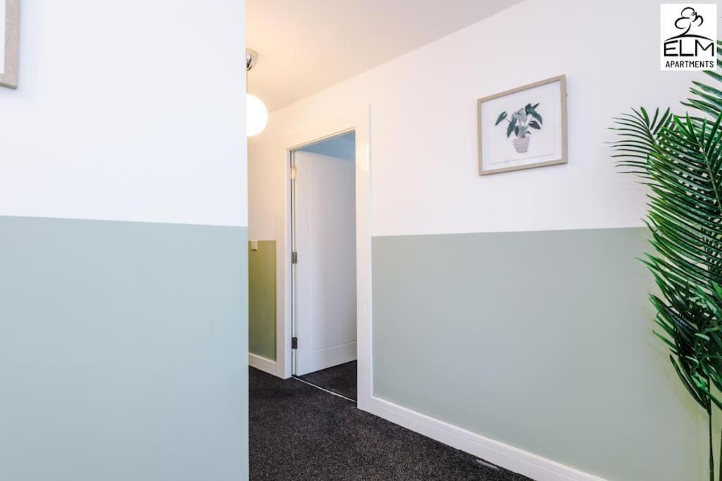 Cozy 1 Bedroom Apartment, Prime Location , Free Parking Apartamento *