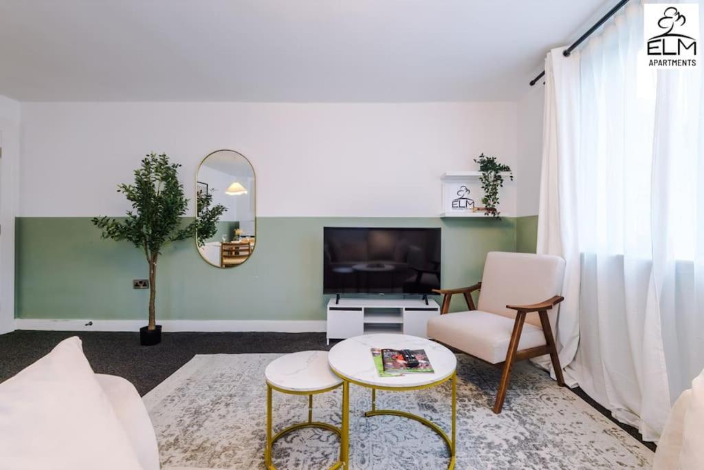 Apartamento Cozy 1 Bedroom Apartment, Prime Location , Free Parking *