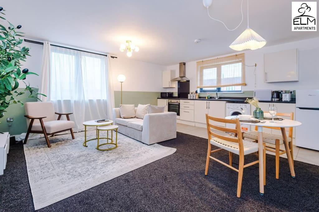 Cozy 1 Bedroom Apartment, Prime Location , Free Parking Mánchester